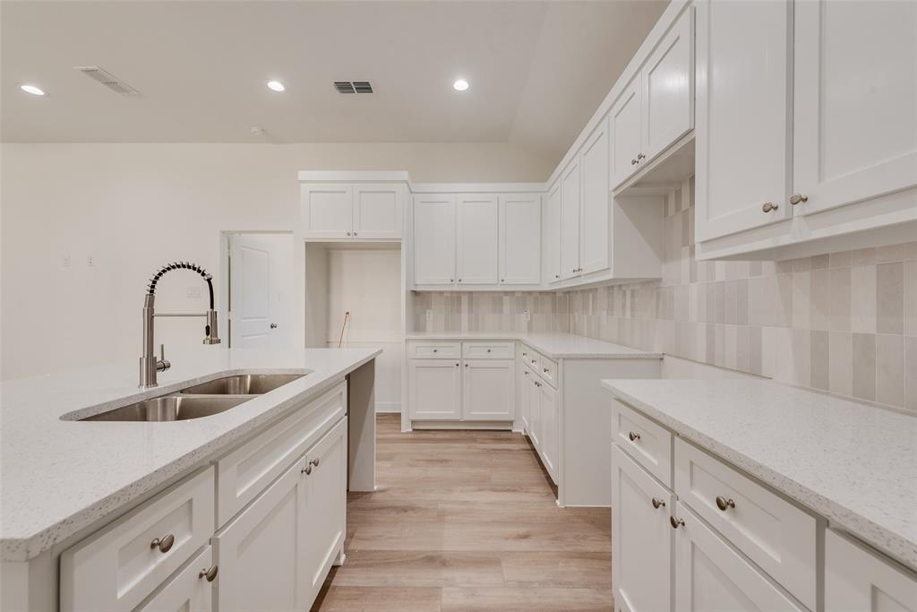 Woodside 01 - Residential