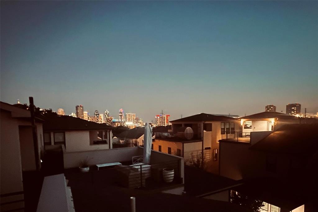 Thirty One Dallas Square #2 - Residential