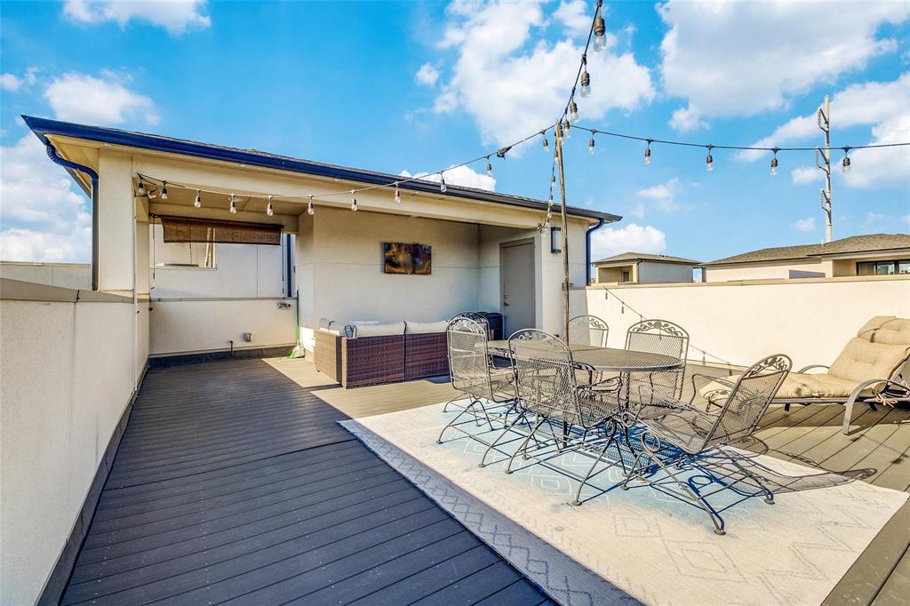 Thirty One Dallas Square #2 - Residential