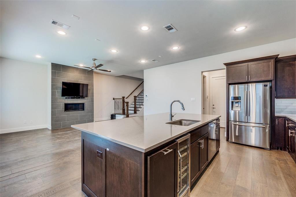 Thirty One Dallas Square #2 - Residential