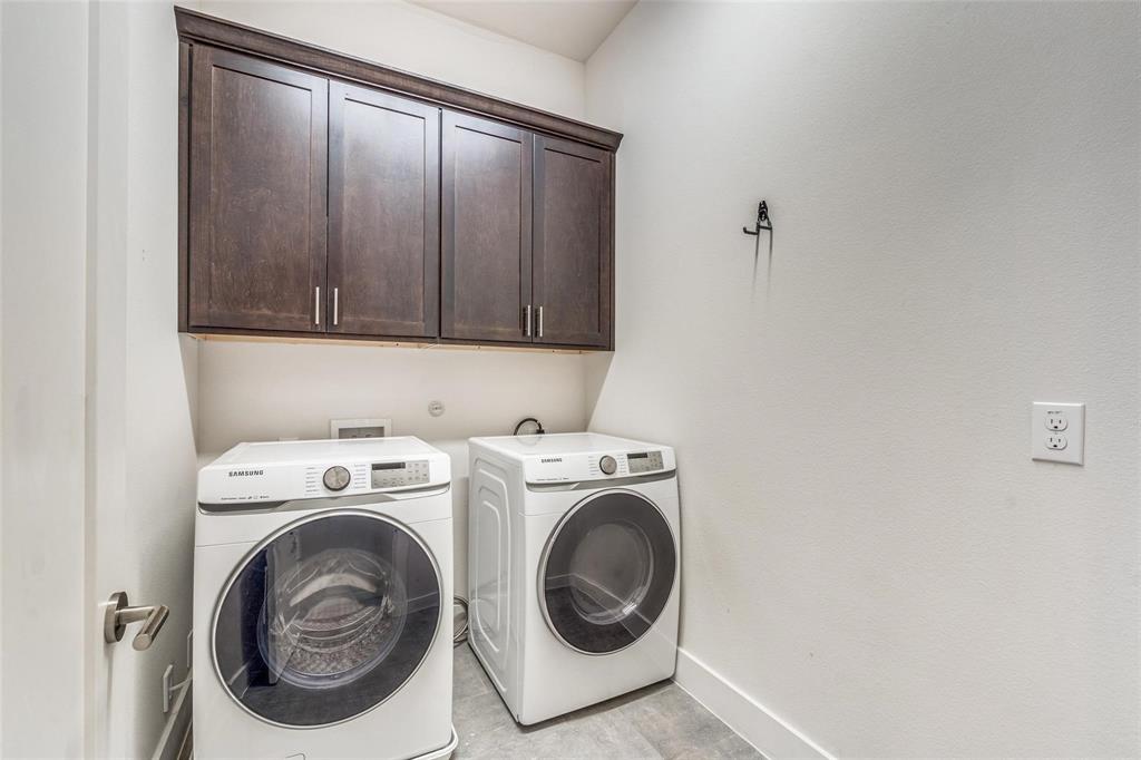 Thirty One Dallas Square #2 - Residential