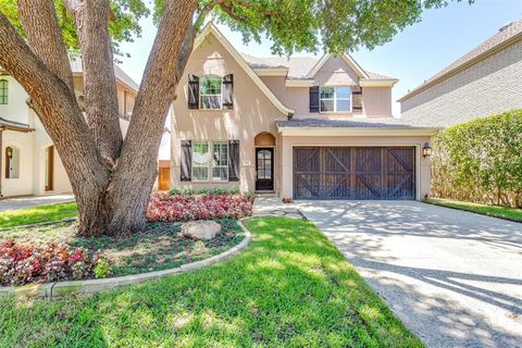 Photo of 3812 W 5th Street, Fort Worth, TX 76107 (MLS # 21095031)