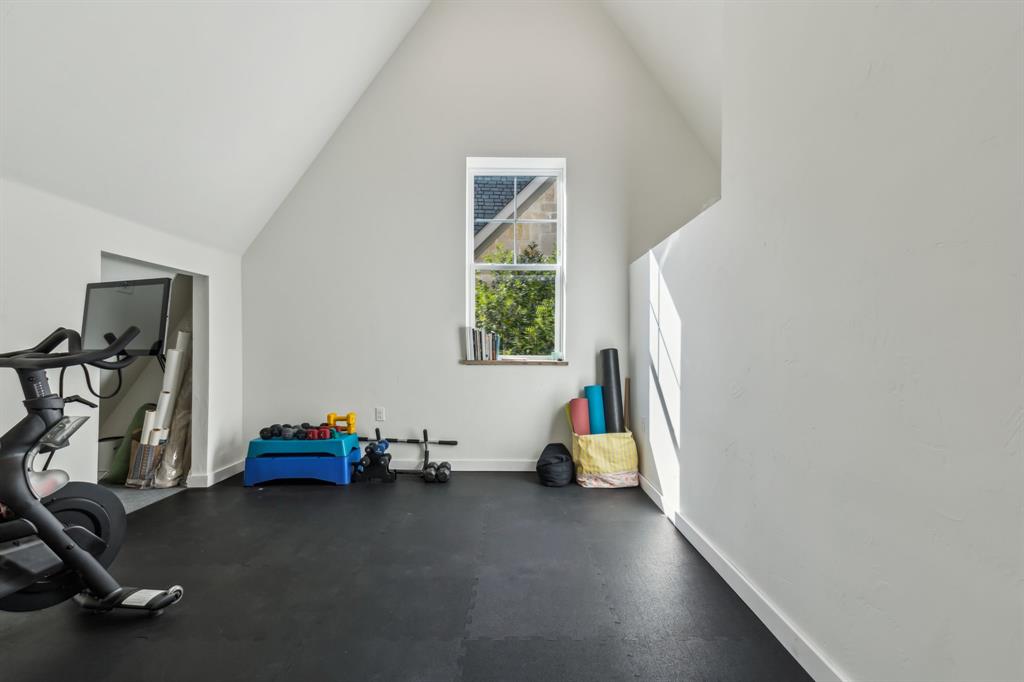 UNIVERSITY HIGHLANDS - Residential