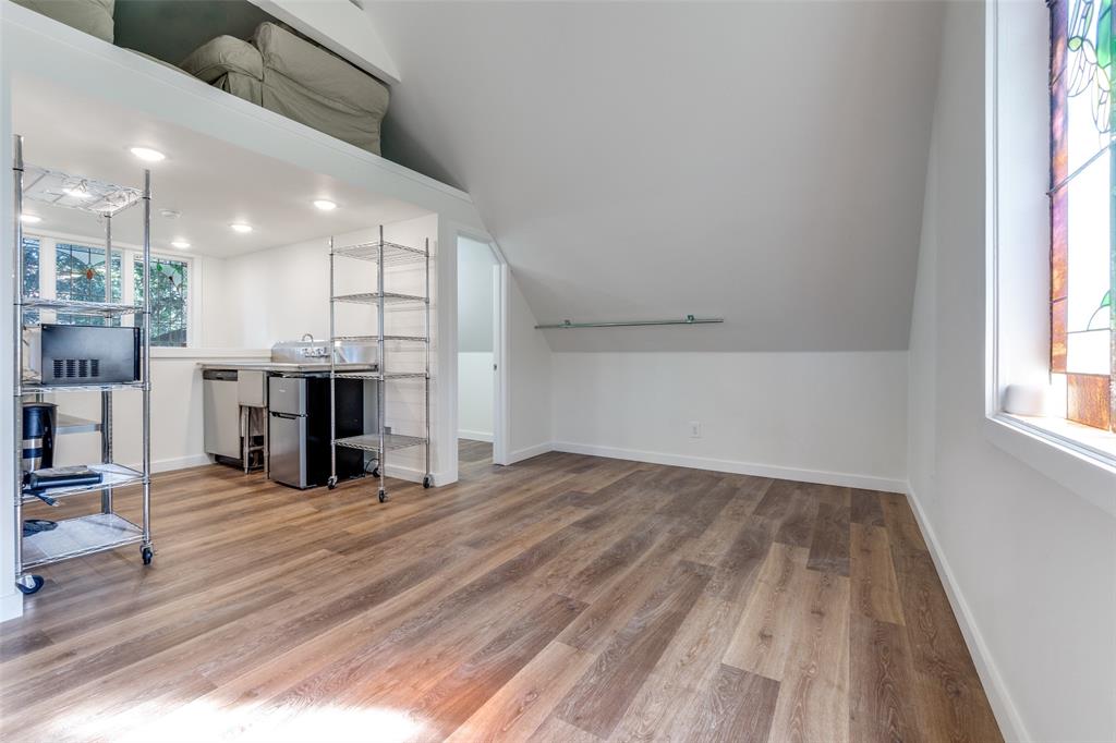 UNIVERSITY HIGHLANDS - Residential