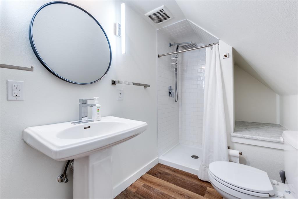 UNIVERSITY HIGHLANDS - Residential