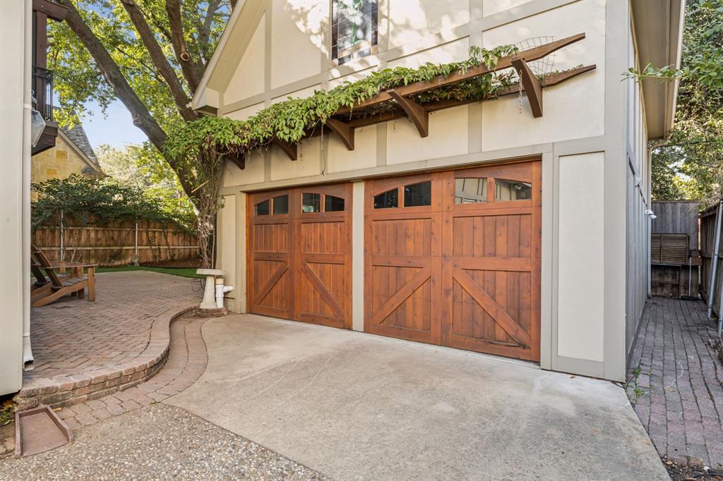 UNIVERSITY HIGHLANDS - Residential