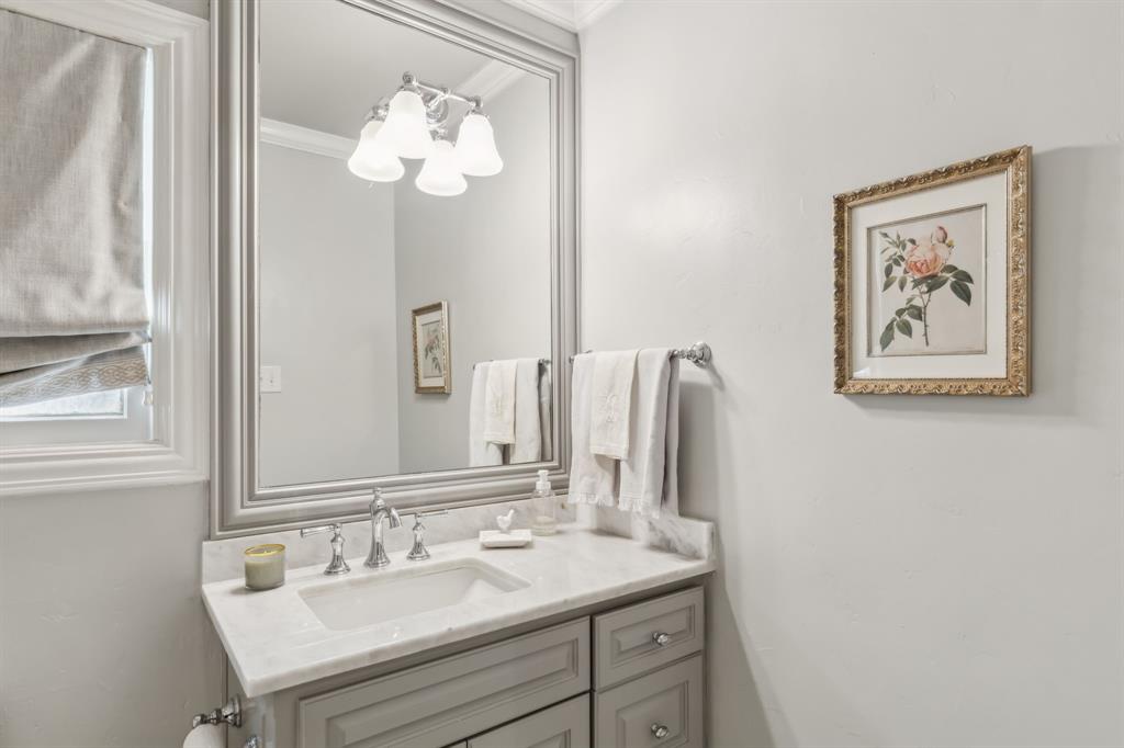 UNIVERSITY HIGHLANDS - Residential