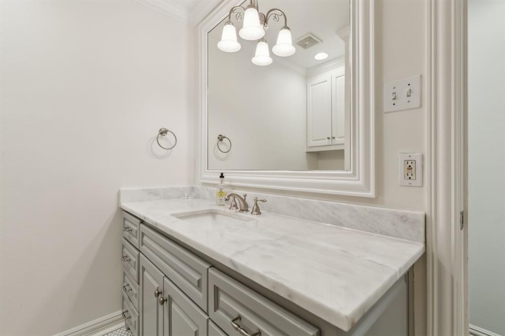 UNIVERSITY HIGHLANDS - Residential