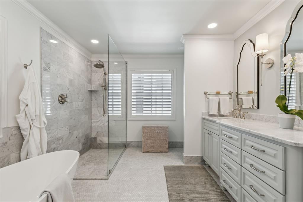 UNIVERSITY HIGHLANDS - Residential