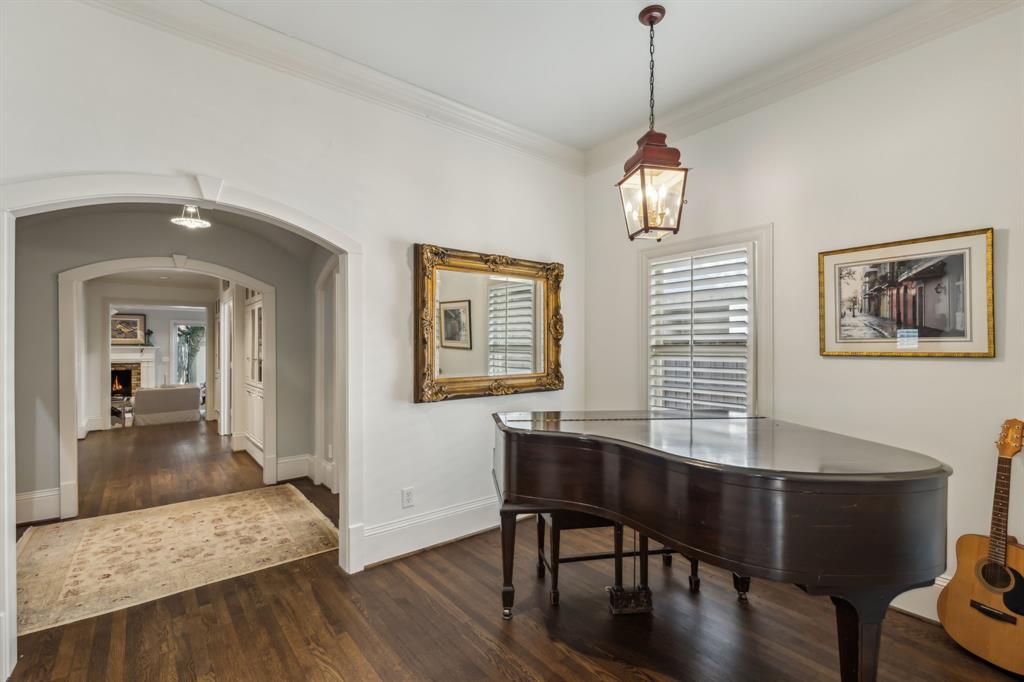 UNIVERSITY HIGHLANDS - Residential