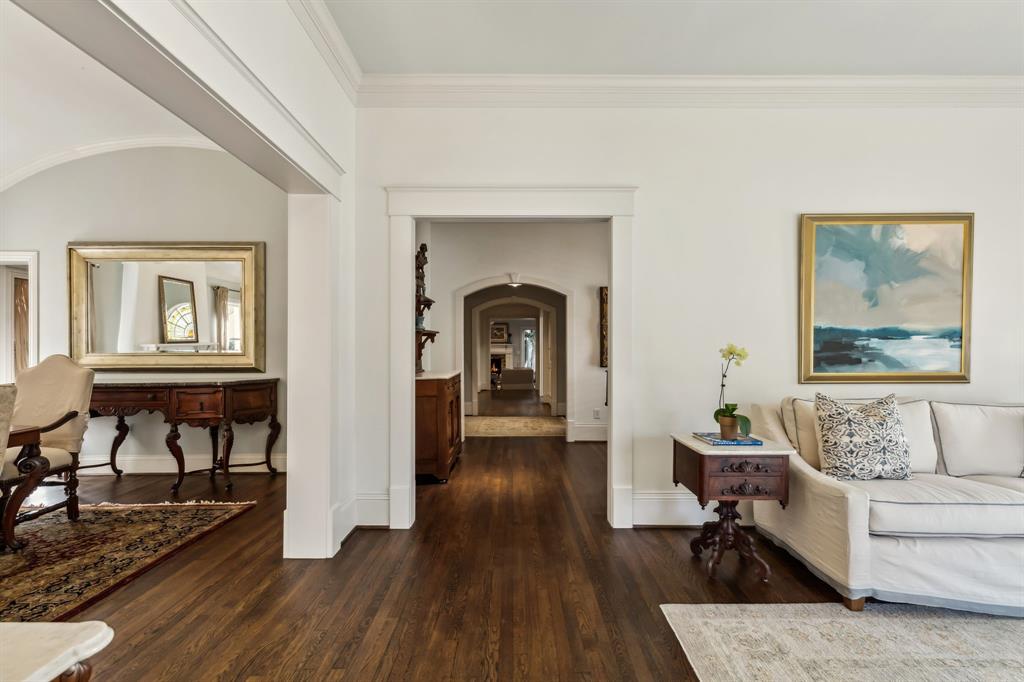 UNIVERSITY HIGHLANDS - Residential