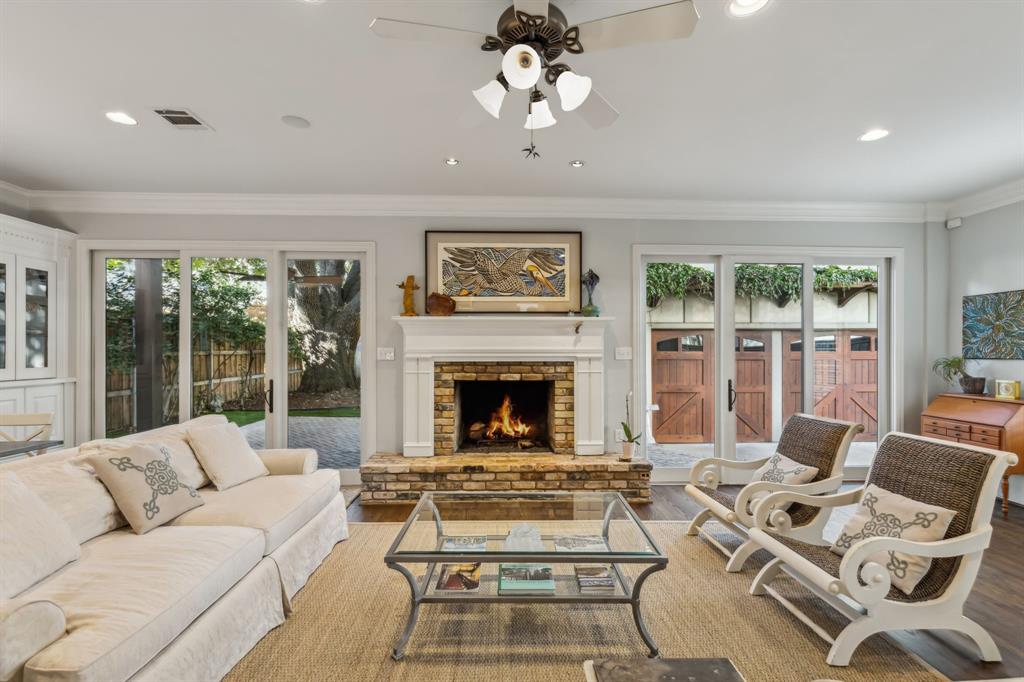 UNIVERSITY HIGHLANDS - Residential