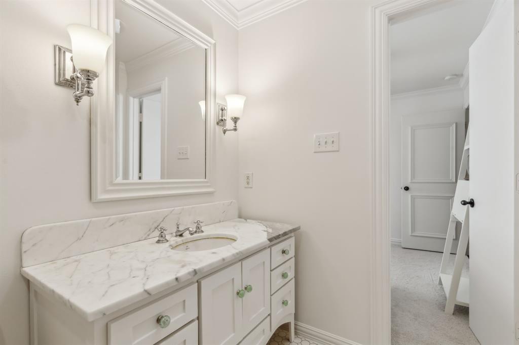 UNIVERSITY HIGHLANDS - Residential