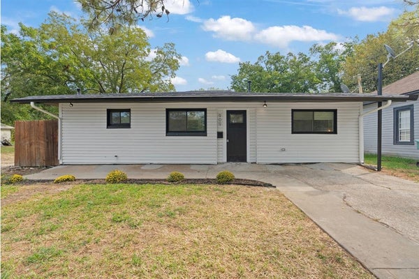 909 S THROCKMORTON ST, SHERMAN, TX 75090 - Image 14d2c02bebc64b95ca2ede97355e1561/1175559995