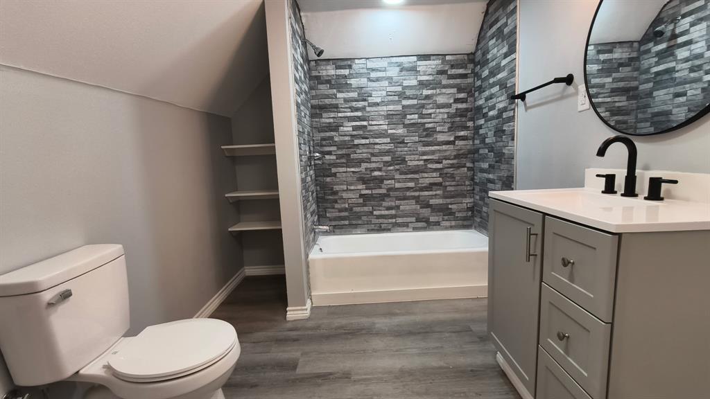 Orig Town Of Wolfe City - Residential