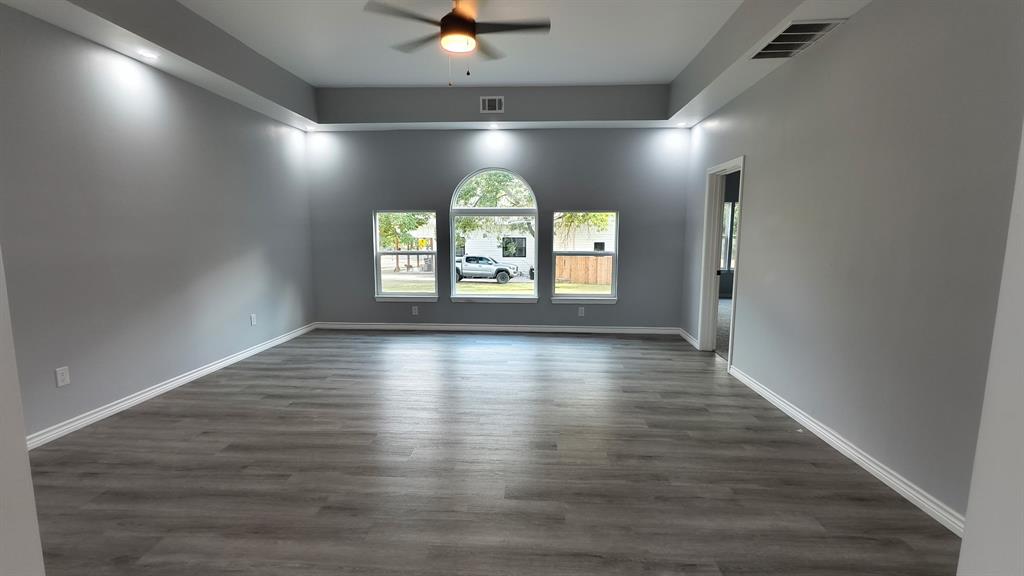 Orig Town Of Wolfe City - Residential