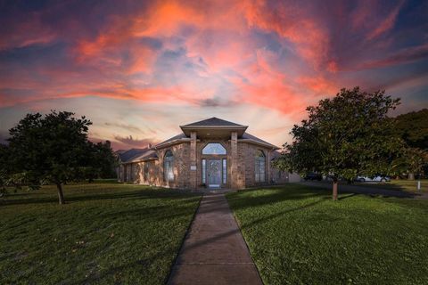 943 Fairway Drive Duncanville TX 75137