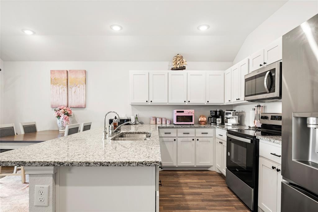 Middlefield Village - Residential