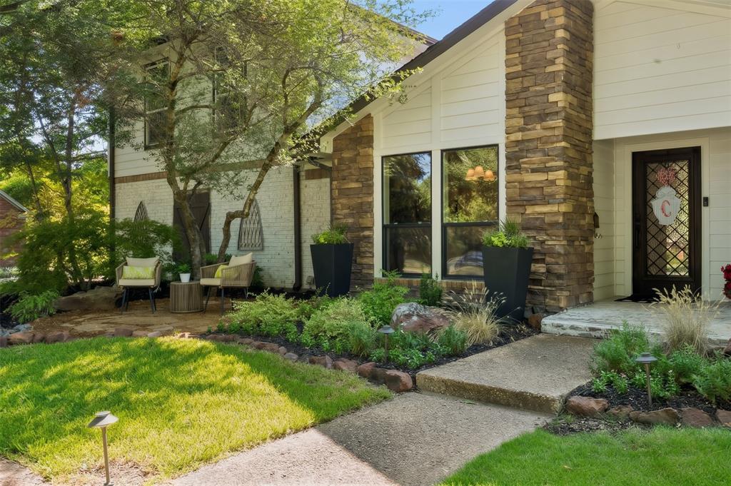520 Cottonwood Place