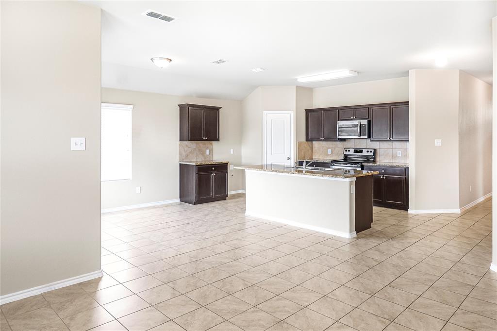 212 Meadowlands Drive