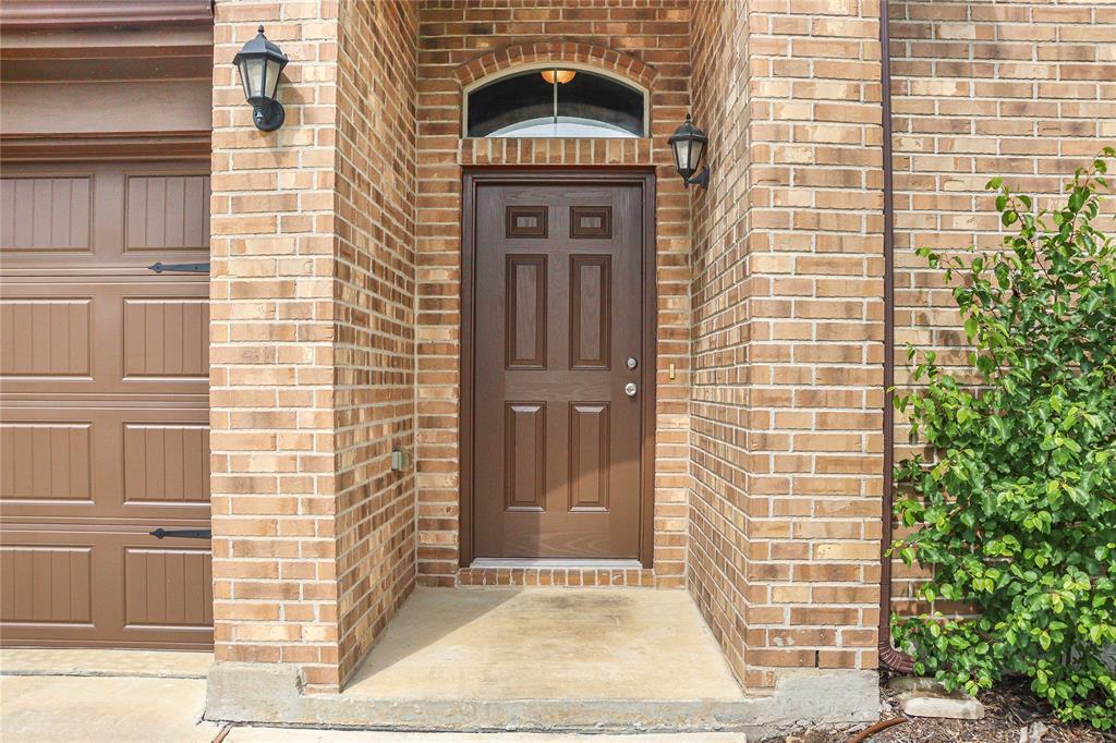 212 Meadowlands Drive