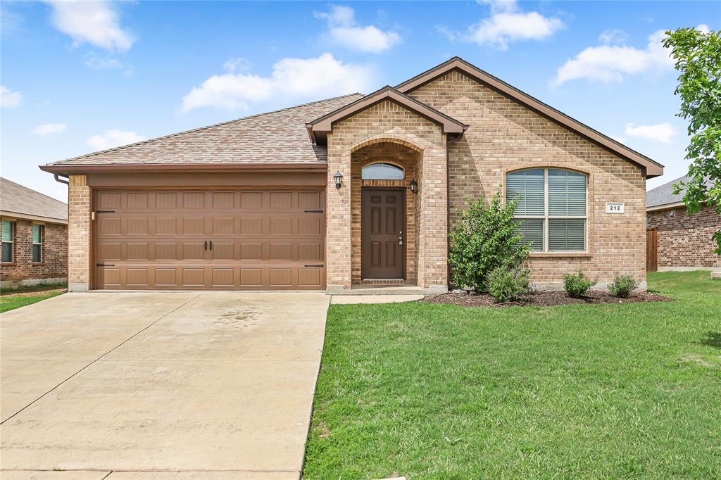212 Meadowlands Drive