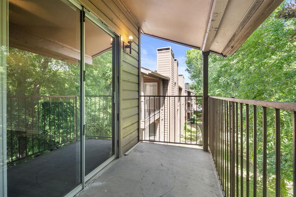 TEALWOOD ON THE CREEK CONDOMINIUM - Residential