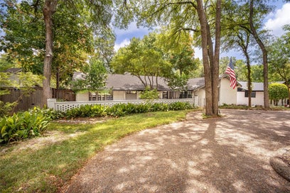 8242 San Cristobal Drive Dallas TX 75218