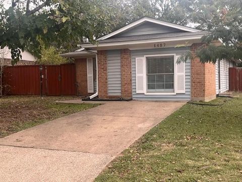 1427 Noble Street Denton TX 76209