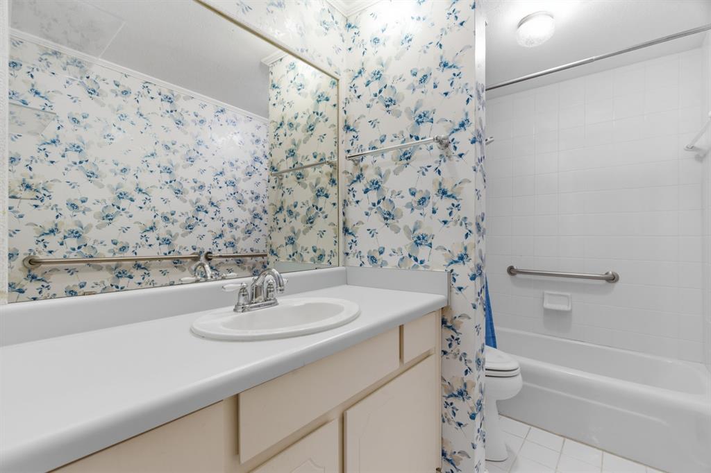 Fountain Royale Orleans W - Residential