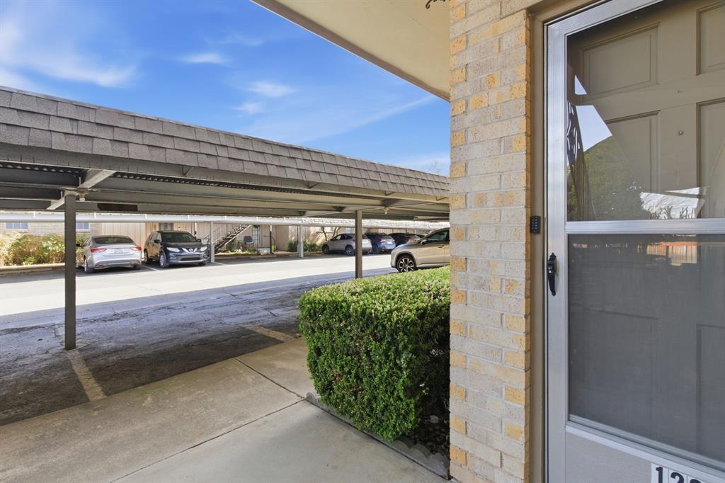 4320 Bellaire Drive S 126W