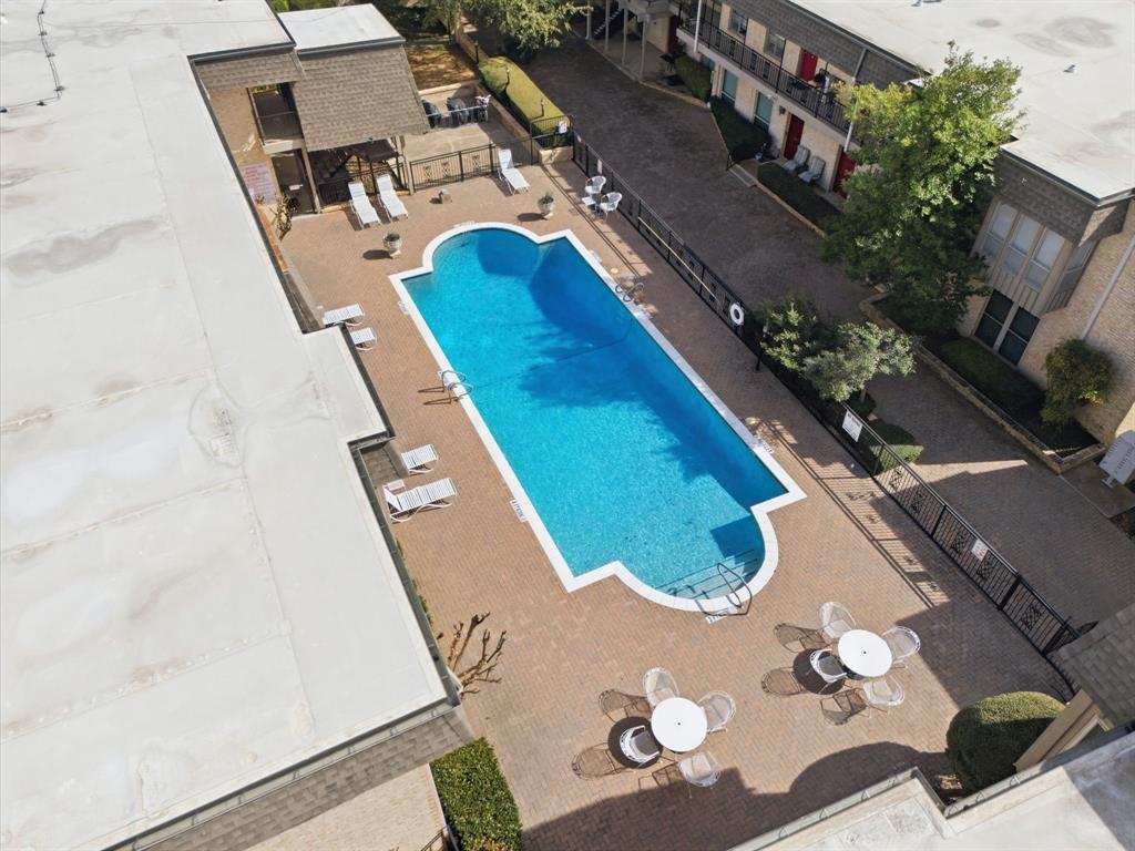 Fountain Royale Orleans W - Residential