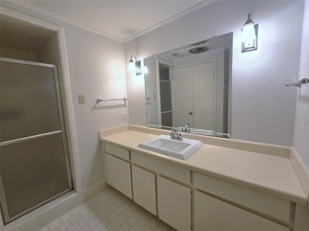 Fountain Royale Orleans W - Residential