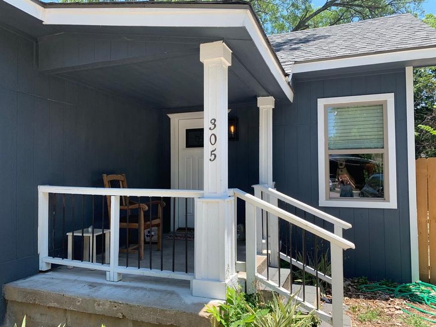 Darling home, recently re-done in Heart of Arlington, close to UTA, ATT Stadium and shopping.  PLEASE DO NOT Disturb TENANT, CALL or Text AGENT to schedule a SHOWING , TENANT OCCUPIED until June 30.  Buyer must verify all measurements and schools.