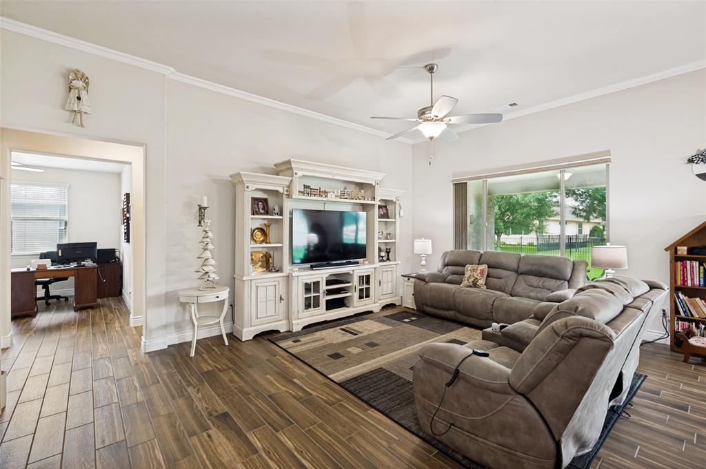 9904 Orangewood Trail
