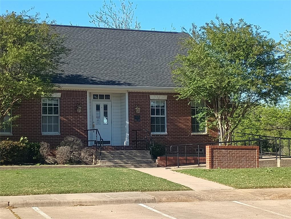 3900 Joe Ramsey Boulevard E 4