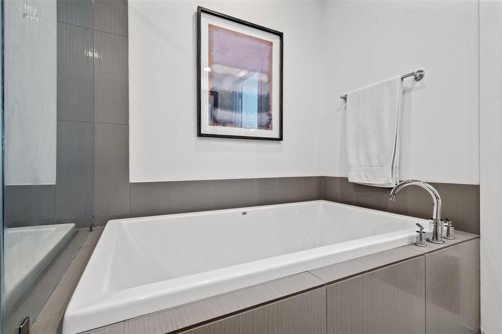 Palo Alto Twnhms Condos Bldg 8 - Residential