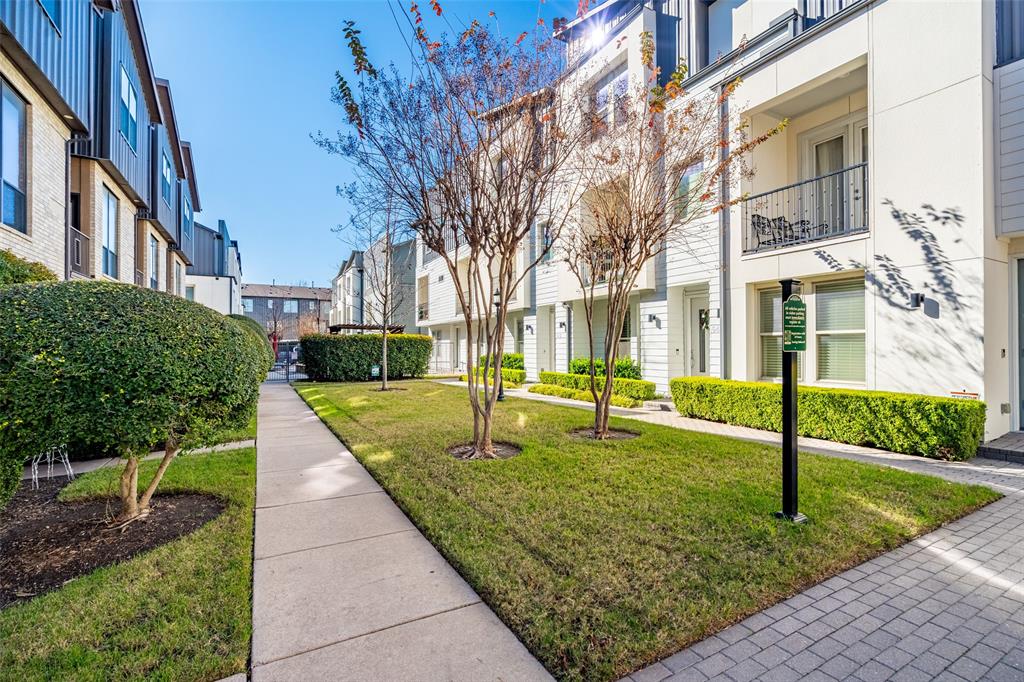 Palo Alto Twnhms Condos Bldg 8 - Residential