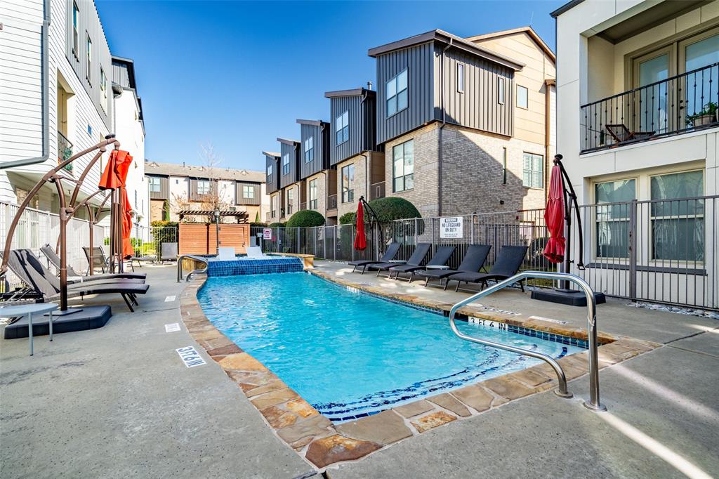 Palo Alto Twnhms Condos Bldg 8 - Residential