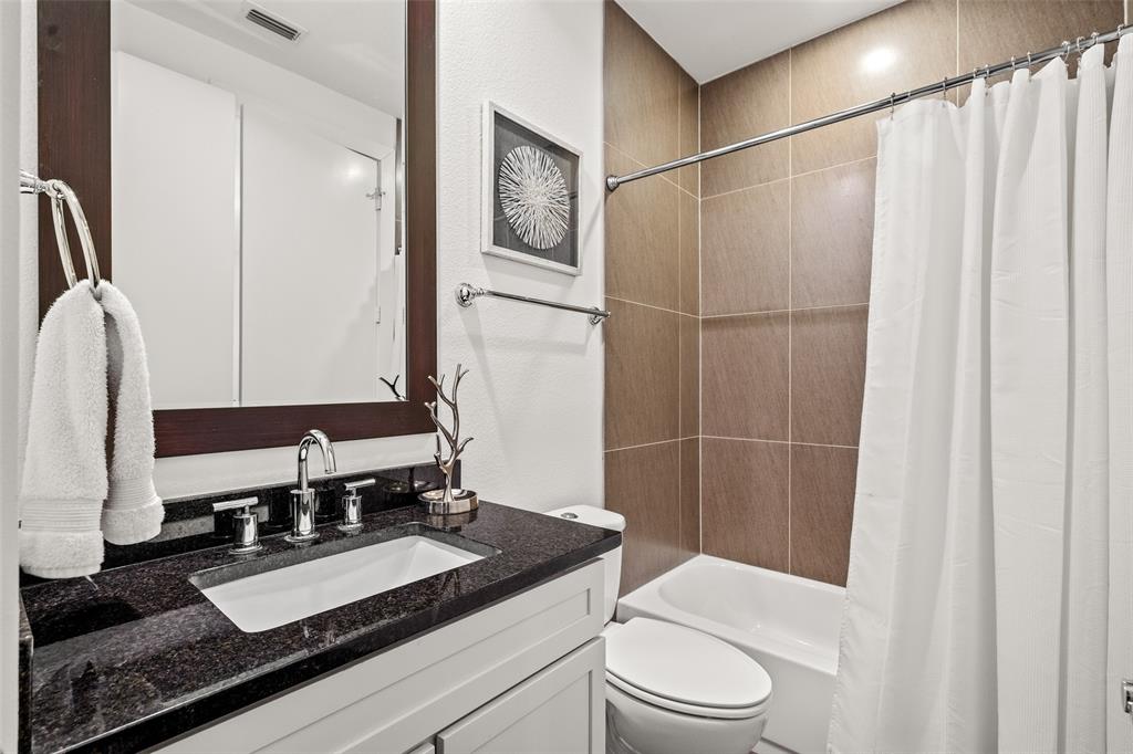 4211 Rawlins Street 838