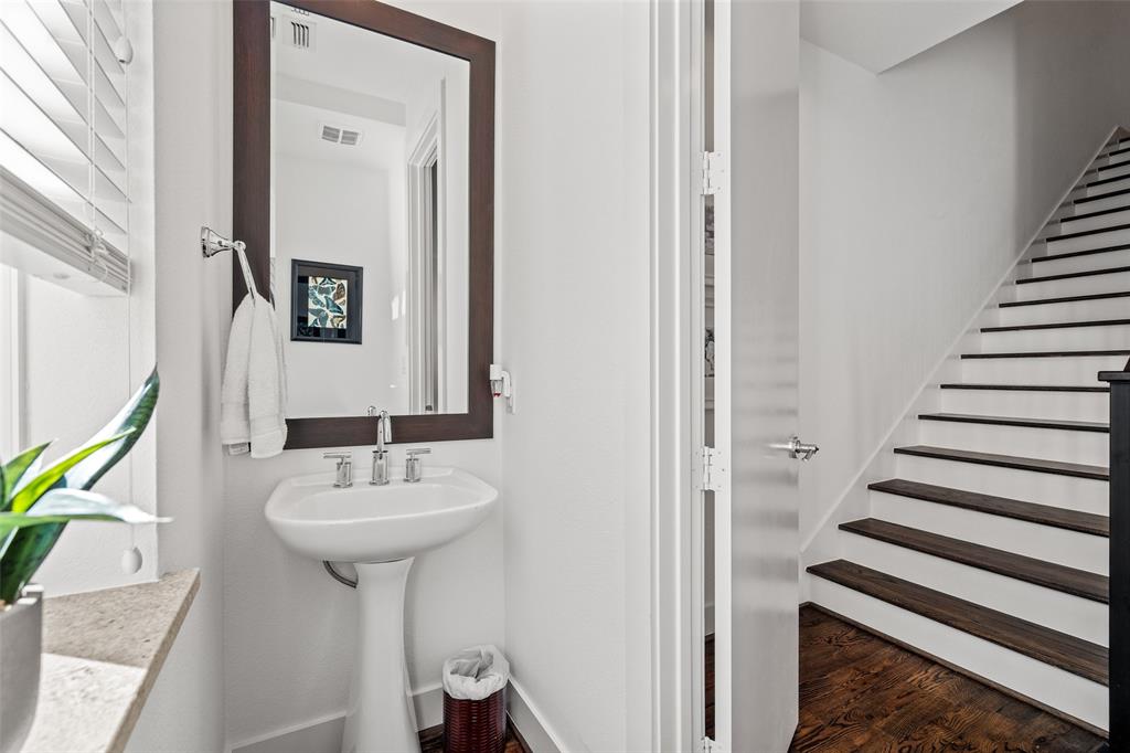 Palo Alto Twnhms Condos Bldg 8 - Residential