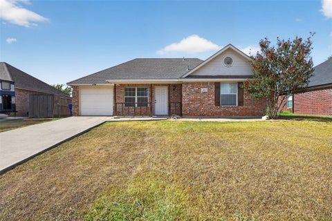 Photo of 611 Oliver Lane, Waxahachie, TX 75165 (MLS # 21386712)
