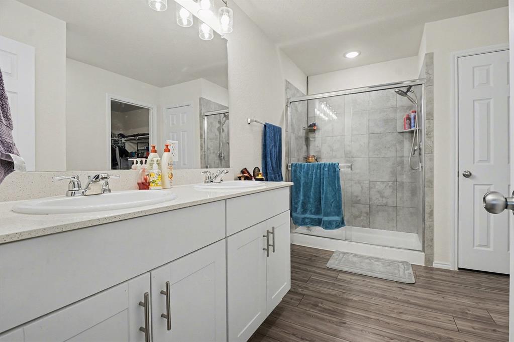 OAKBROOK - Residential