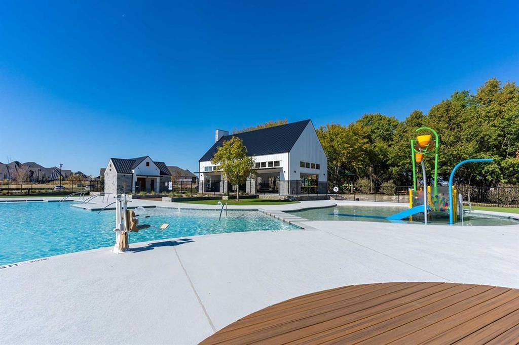 1536 Creekside Drive