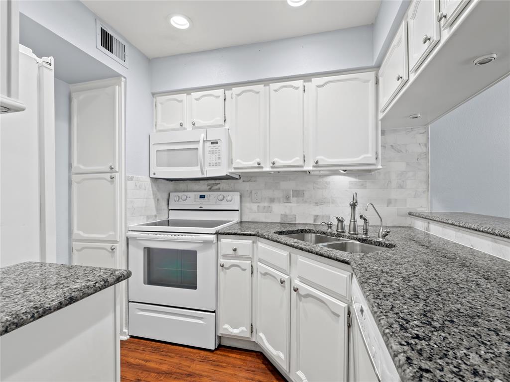 Townbluff Condo - Residential