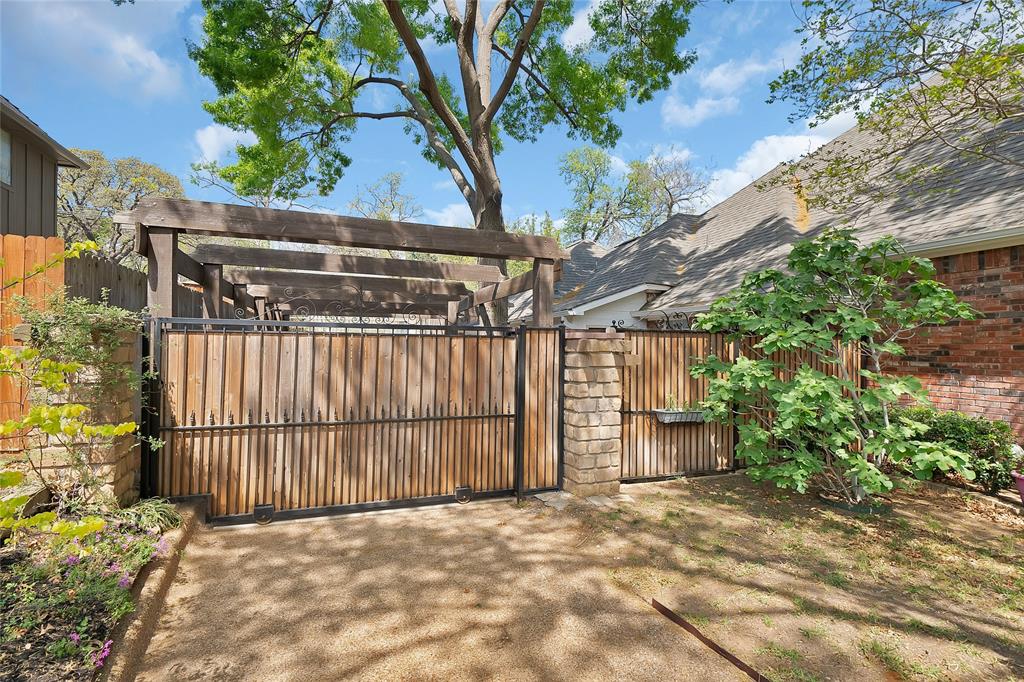 Woodland Hills Grapevine - Residential