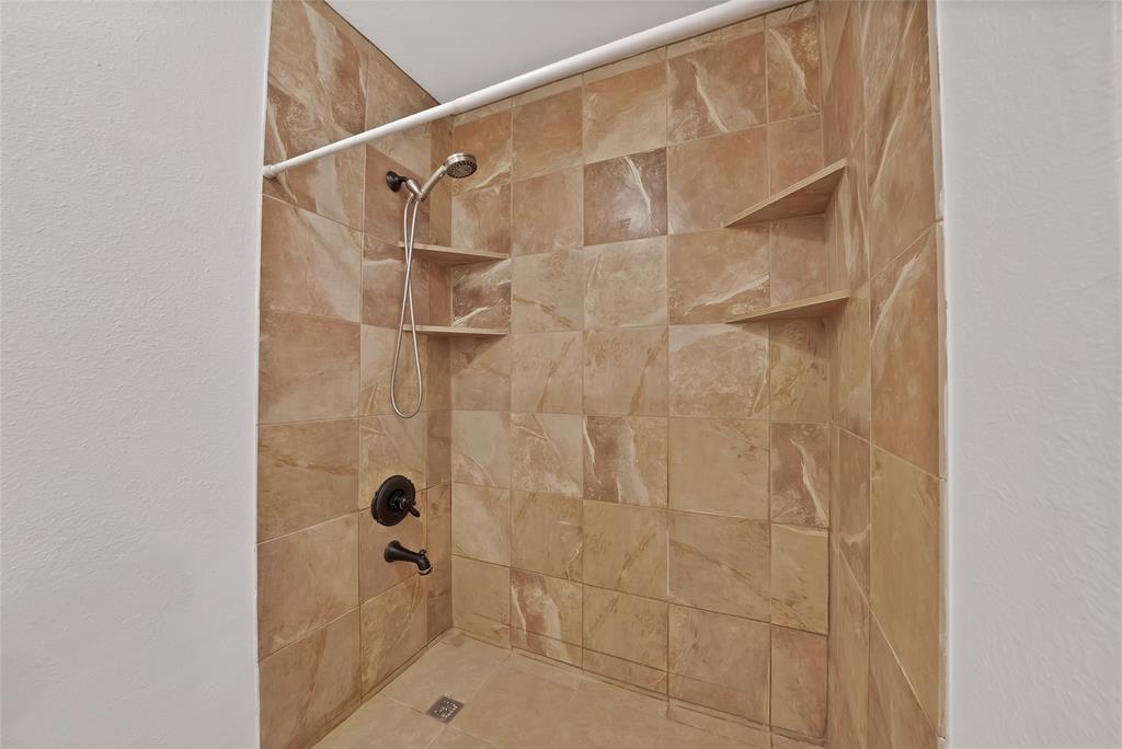 Woodland Hills Grapevine - Residential