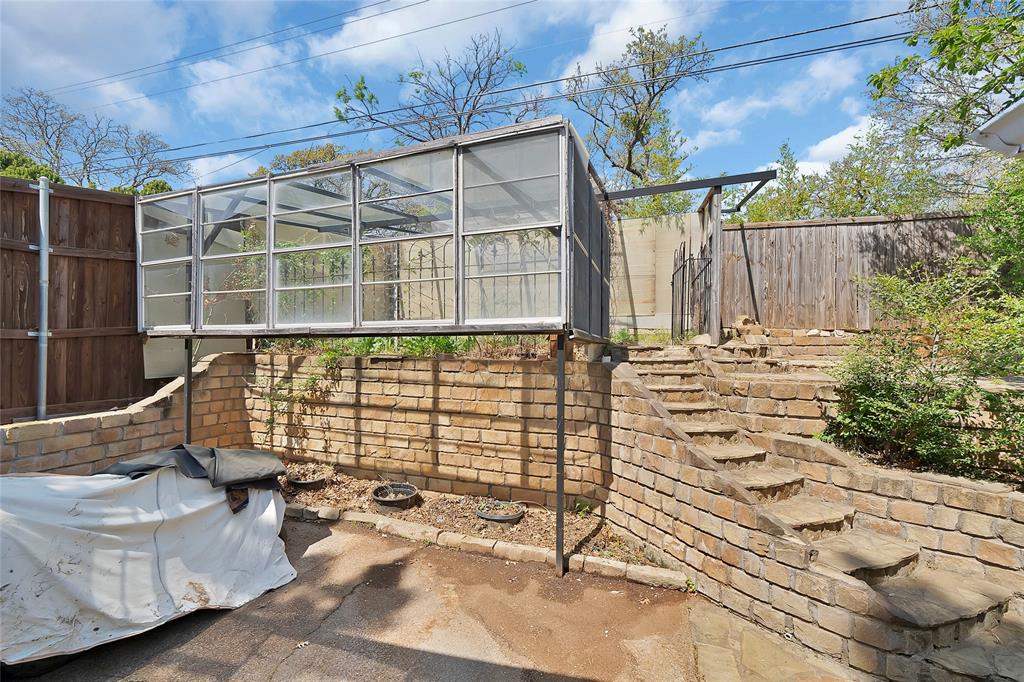 Woodland Hills Grapevine - Residential