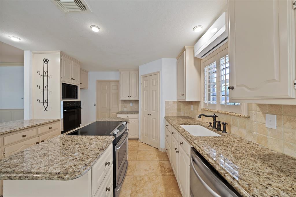 Woodland Hills Grapevine - Residential