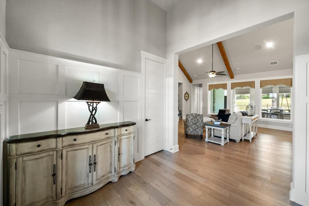 850 San Saba E
